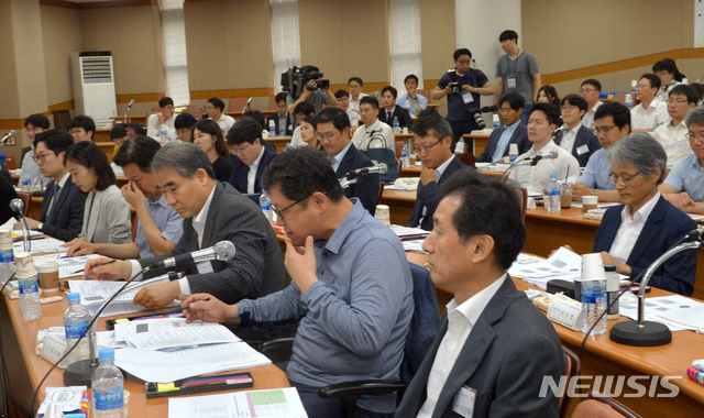 【고양=뉴시스】박주성 기자 = 23일 오전 경기 고양시 사법연수원에서 열린 전국법관대표자회의에서 참석 법관들이 사법 행정권 남용 관련 대책등을 논의하고 있다. 2018.07.23. photo@newsis.com