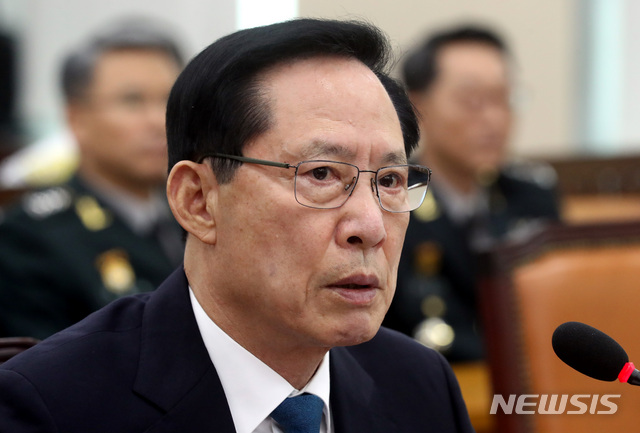 【서울=뉴시스】박영태 기자 = 24일 오후 서울 영등포구 여의도 국회에서 진행된 국회 국방위원회 전체회의에서 송영무 국방부 장관이 의원 질의를 듣고 있다. 2018.07.24. since1999@newsis.com