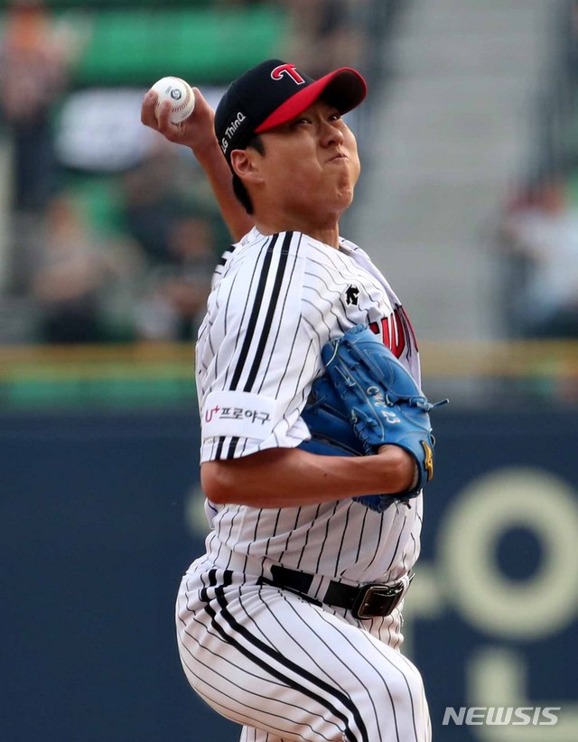 '차우찬 승리투' LG, 한화 꺾고 2연승…강민호, 결승 만루포