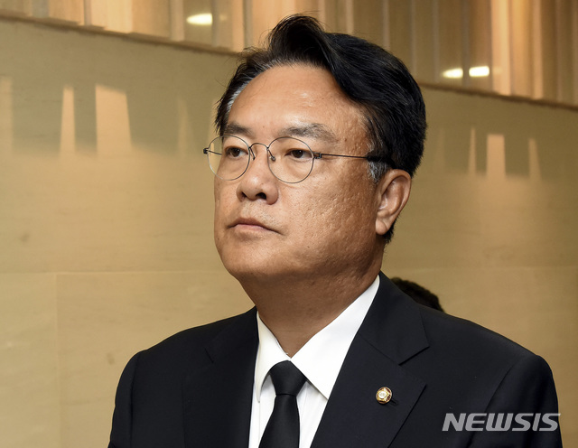 【서울=뉴시스】사진공동취재단 = 정진석 자유한국당 의원. 2018.07.24.&nbsp; photo@newsis.com