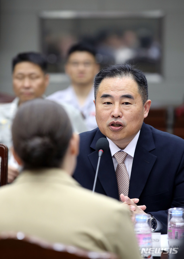 【서울=뉴시스】고범준 기자 = 25일 오전 서울 용산구 국방부에서 열린 제14차 한미통합국방협의체(KIDD) 회의에서 우리 측 수석대표인 여석주 국방정책실장이 발언하고 있다. 2018.07.25. photo@newsis.com