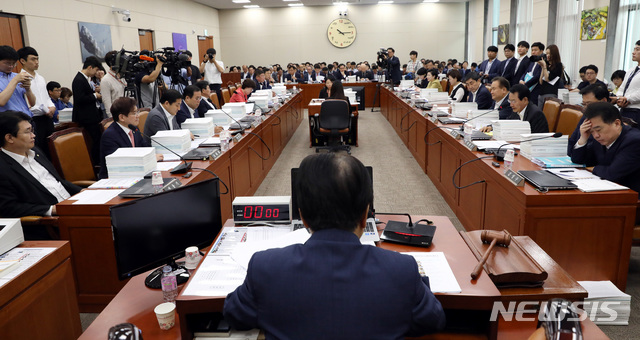 방통위, 오늘 국감...국내외 기업 역차별·공영방송 구조개선 '쟁점'