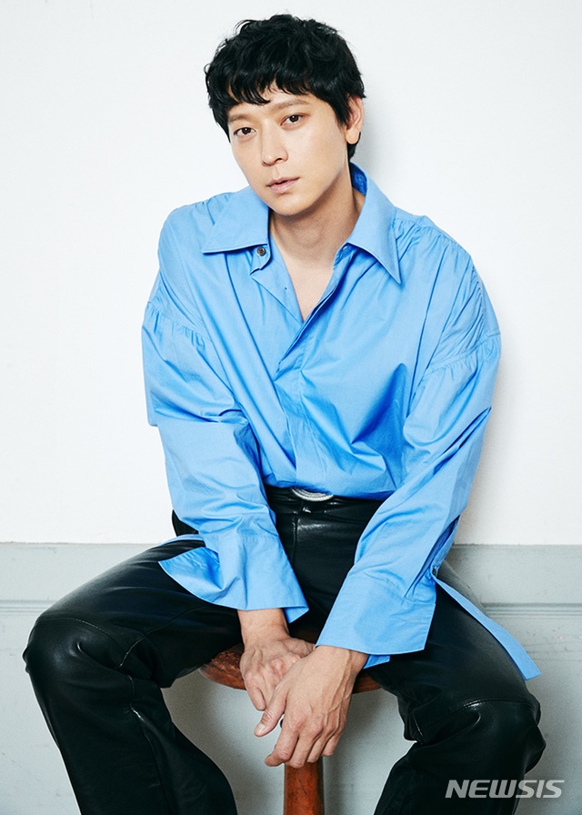 강동원, 인간늑대 되다···'숨은감정찾기'는 관객들 몫