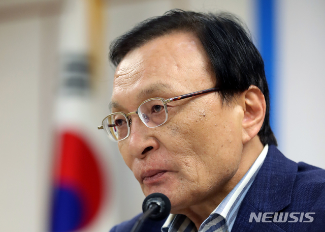 【서울=뉴시스】고승민 기자 = 더불어민주당 이해찬 당대표 후보가 29일 오전 서울 여의도 국회에서 기자간담회를 하고 있다. 2018.07.29.&nbsp; kkssmm99@newsis.com