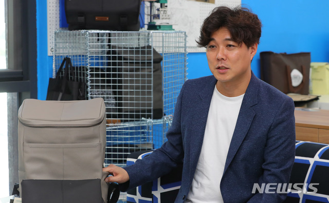 【서울=뉴시스】배훈식 기자 = 최이현 모어댄 대표가 19일 오후 서울 성동구 서울새활용플라자에서 뉴시스와 인터뷰하고 있다. 2018.08.01. dahora83@newsis.com