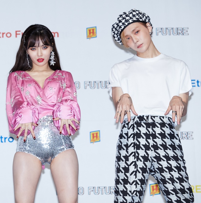 현아(왼쪽), 이던