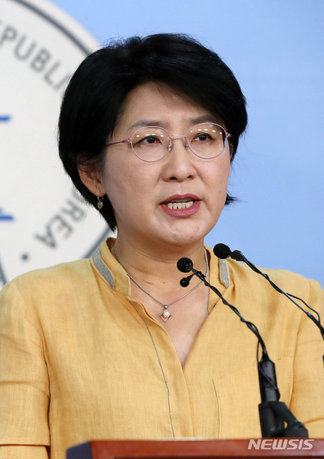 【서울=뉴시스】홍효식 기자 = 민주평화당 박주현 대변인이 7일 오전 서울 여의도 국회 본청 정론관에서 현안 브리핑을 하고 있다. 2018.08.07. yesphoto@newsis.com