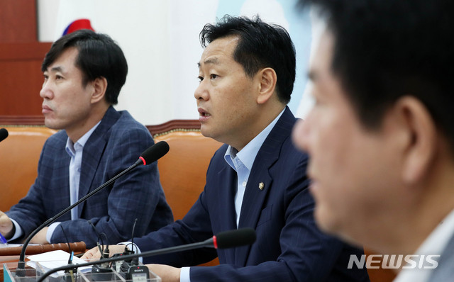 【서울=뉴시스】홍효식 기자 = 바른미래당 김관영 원내대표가 7일 오전 서울 여의도 국회에서 열린 제13차 원내대책회의에 참석해 모두발언을 하고 있다. 2018.08.07. yesphoto@newsis.com