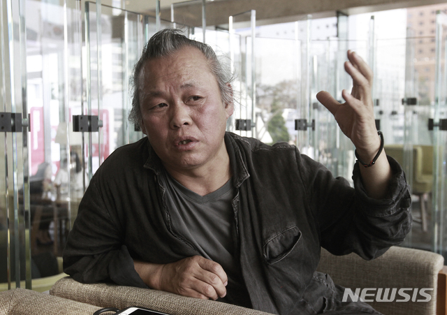 김기덕 "피해자라는 여배우들, 수사·사법기관이 실체 밝혀라"