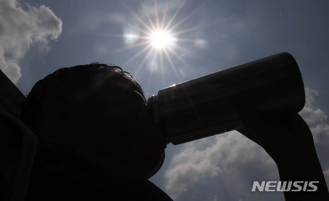 폭염보다 힘든 '에어컨 갑질'…乙 노동자들 "참 각박하다"