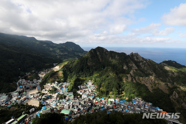 【안동=뉴시스】류상현 기자 = 울릉군 울릉읍 도동리 일대. 일주도로 건설로 도내에서 지가가 가장 크게 올랐다. 2019.02.12 (사진=뉴시스 DB)  photo@newsis.com 