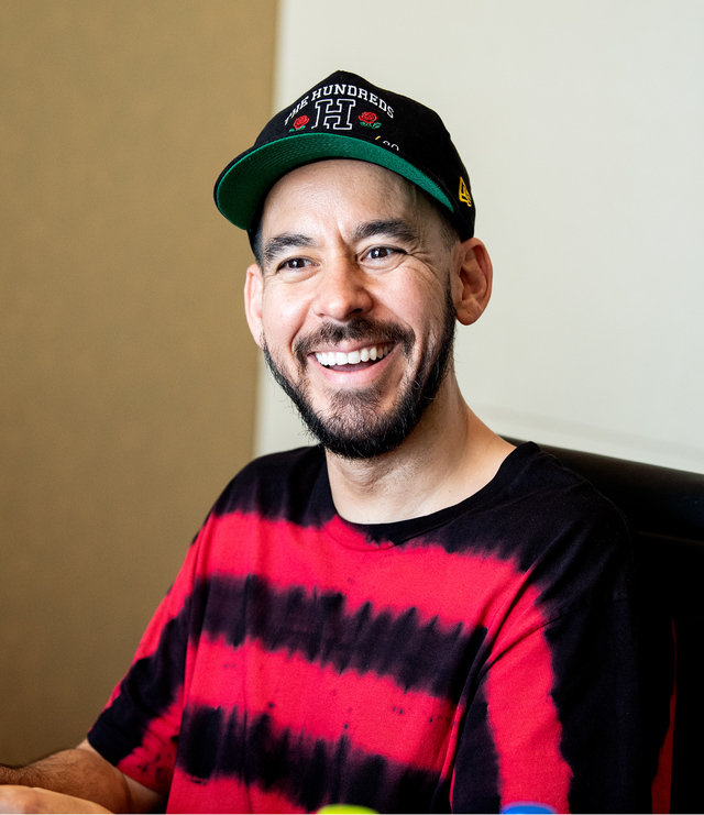 밴드 '린킨파크' 마이크 시노다, 죽음-트라우마-희망의 록