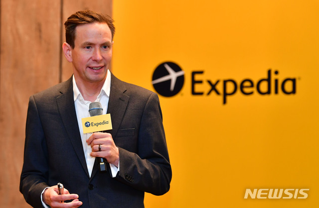 익스피디아 글로벌 마케팅 부문 애론 프라이스 수석 부사장)