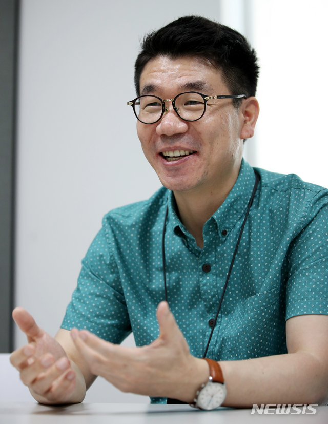 【서울=뉴시스】고범준 기자 = 추형준 여기어때 액티비티 사업 총괄 팀장이 2일 오후 서울 강남구 위드이노베이션 사옥에서 뉴시스와 인터뷰를 하고 있다. 2018.08.15. bjko@newsis.com