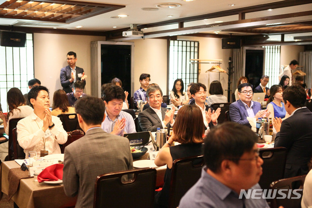 【서울=뉴시스】윤석헌 금융감독원장이 취임 100일을 맞아 서울 여의도에서 열린 기자간담회에서 질문에 답하고있다. (자료제공 = 금감원)