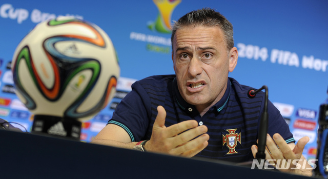 【살바도르(브라질)=AP/뉴시스】파울루 벤투 감독