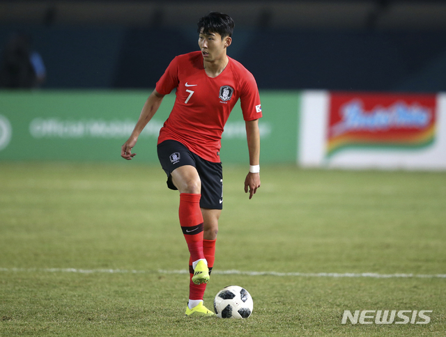 손흥민 "창피, 때로 약을 줘야 하지만 따끔한 지적도 해야"