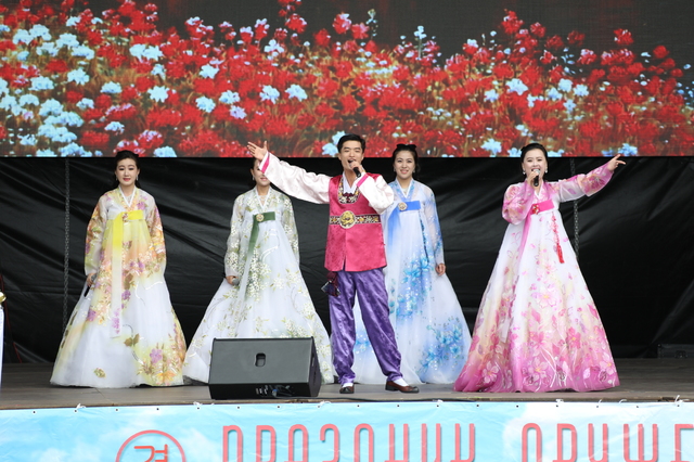 북측 통일음악단 공연 모습