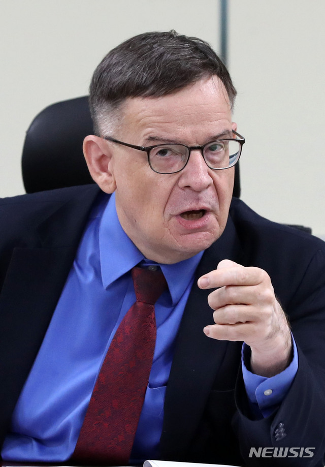 "北전문가 안드레이 란코프 교수, 라트비아서 경찰에 체포"