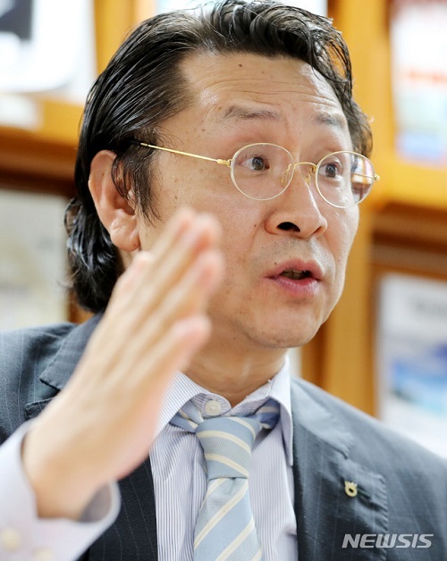 【서울=뉴시스】박주성 기자 = 박진 NH투자증권 100세시대 연구소장이 21일 오후 서울 여의도 NH투자증권 본사에서 뉴시스와 인터뷰를 하고 있다. 2018.08.22. park7691@newsis.com 