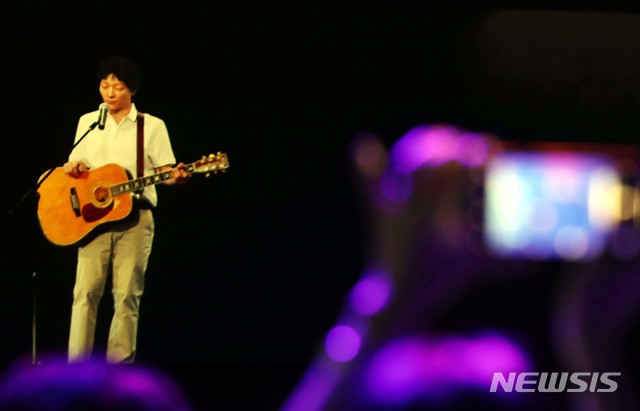 유재하, 리메이크 뮤직비디오로 부활 '지난날 리버스'