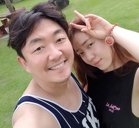 LJ, 류화영과 찍은 사진 왜 올렸나?