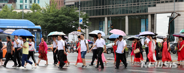 연휴 닷새째, 경기남부 비 계속…낮 최고 21도