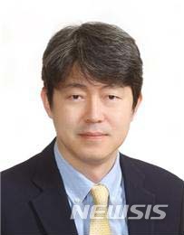 【서울=뉴시스】전신 기자 = 청와대가 26일 차관 및 차관급 인사를 발표했다.&nbsp; 통계청장에 임명된 강신욱 한국보건사회연구원 선임연구위원. 2018.08.26. (사진=청와대 제공)&nbsp; photo@newsis.com 