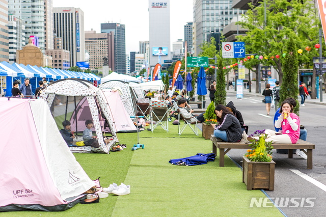 【서울=뉴시스】윤슬기 기자 = 서울시가 가을을 맞이해 다음달 2일부터 매주 일요일마다 세종대로를 '차 없는 거리'로 운영하기로 했다. (사진=서울시 제공) yoonseul@newsis.com 