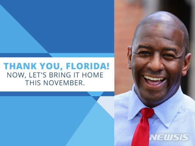 【서울=뉴시스】 미국 민주당 플로리다 주지사 후보에 39세 흑인이 당선, 플로리다 지역에서 주요 정당 사상 첫 흑인 후보가 나오면서 관심이 모아지고 있다. 28일(현지시간) CNN, 워싱턴포스트(WP), 월스트리트저널(WSJ) 등 외신에 따르면 이날 플로리다 주지사 민주당 경선에서 앤드루 길럼 탤러해시 시장이 최종 후보로 당선됐다. (사진 출처 = 길럼 트위터) 