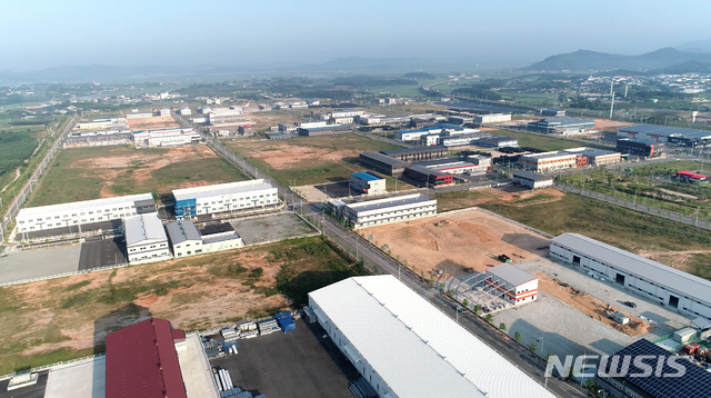【나주=뉴시스】= 한국전력이 추진 중인 빛가람에너지밸리(Energy Valley) 중심 산단으로 도약하고 있는 나주혁신산단 전경. 혁신산단은 나주시가 사업비 3104억원을 들여 나주 왕곡면 장산·양산·덕산리와 동수동 일원에 179만㎡(54만평) 규모로 2016년 5월 준공했다. 2019.06.09 (사진=나주시 제공) photo@newsis.com