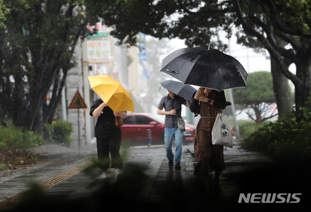 태풍 '콩레이' 북상…울산, 흐리고 최대 150㎜ 많은 비