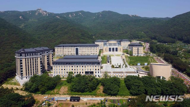 【부산=뉴시스】 부산 금정구 부산외국어대학교 전경. (사진=부산외대 제공)