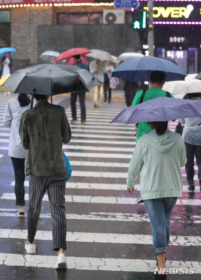 15일 전국에 비…오전 중 대부분 그쳐