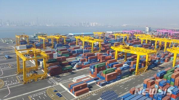 작년 수출, '역대 1위'…21년째 경상수지 흑자(종합)