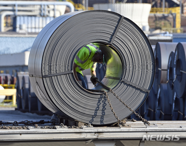 【겐트(미 켄터키주)=AP/뉴시스】 미 상무부는 26일(현지시간) 지난 7월부터 9월까지의 국내총생산(GDP) 증가율이 3.5%로 집계됐다고 발표했다. 2018.10.26