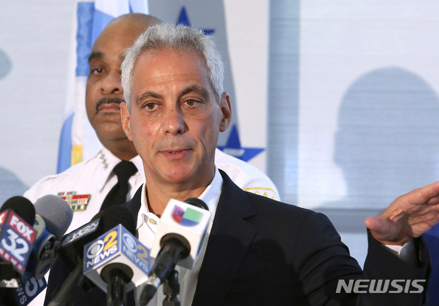 [시카고=AP/뉴시스] 조 바이든 미국 대통령이 주일 미국 대사로 지명한 람 이매뉴얼 전 시카고 시장. 2021.08.22.