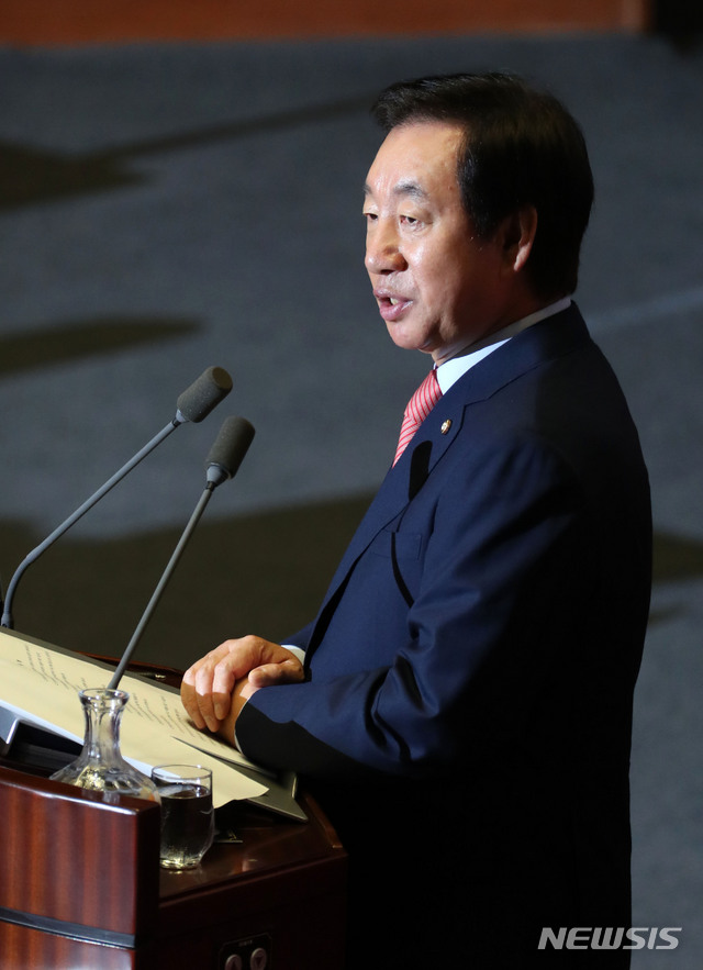 【서울=뉴시스】홍효식 기자 = 자유한국당 김성태 원내대표가 5일 오전 서울 여의도 국회에서 열린 본회의에서 교섭단체 대표연설을 하고 있다. 2018.09.05.&nbsp; yesphoto@newsis.com