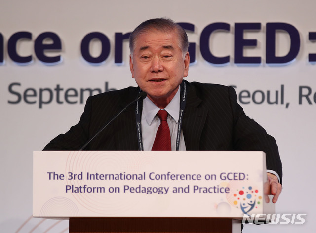 【서울=뉴시스】 김진아 기자 = 문정인 청와대 통일외교안보 특보가 지난달 5일 서울 중구 롯데호텔에서 열린 제3회 세계시민교육 페다고지와 실천을 위한 국제회의에서 연설을 하고 있다. 2018.09.05. bluesoda@newsis.com