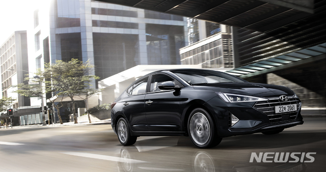현대차 '더 뉴 아반떼' 출시…카카오i 등 적용