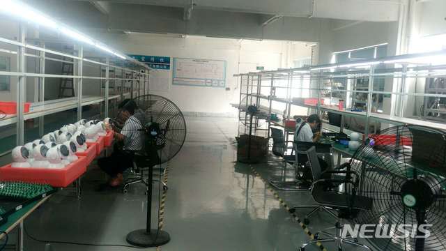 【선전(중국)=뉴시스】오동현 기자 = SSP에서 판매중인 교육용 AI로봇이 제작되는 과정. odong85@newsis.com