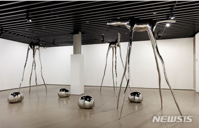 【서울=뉴시스】 김종영미술관1전시실, A Long Journey-Horse II, III, IV, Stainless Steel, 2018