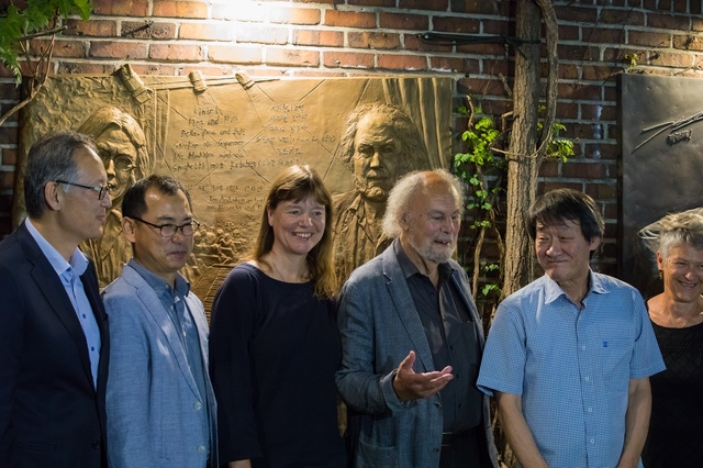 폴커 루트비히(왼쪽에서 4번째), 김민기 대표(5번째) 