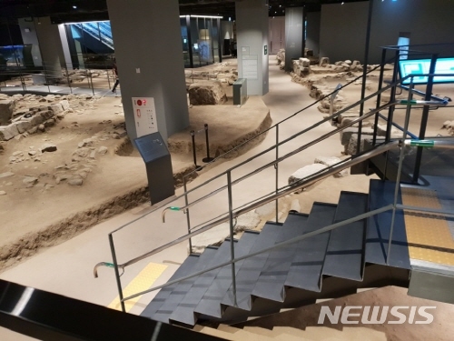 【서울=뉴시스】윤슬기 기자 = 서울 도심 한복판에 서울 600년 역사를 직접 확인하고, 체험할 수 있는 '공평도시유적전시관'이 개관했다. <사진=윤슬기 기자> 2018.09.12 yoonseul@newsis.com