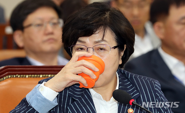 【서울=뉴시스】이종철 기자 =김은경 환경부 장관. 2018.09.12.jc4321@newsis.com