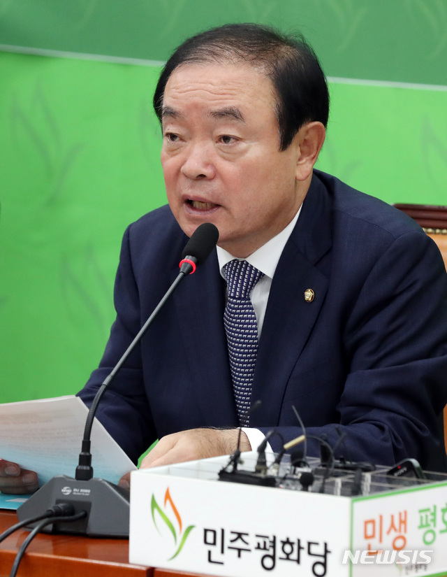 【서울=뉴시스】박영태 기자 = 13일 오전 서울 영등포구 여의도 국회에서 진행된 민주평화당 정책의원총회에서 장병완 원내대표가 발언하고 있다. 2018.09.13.since1999@newsis.com