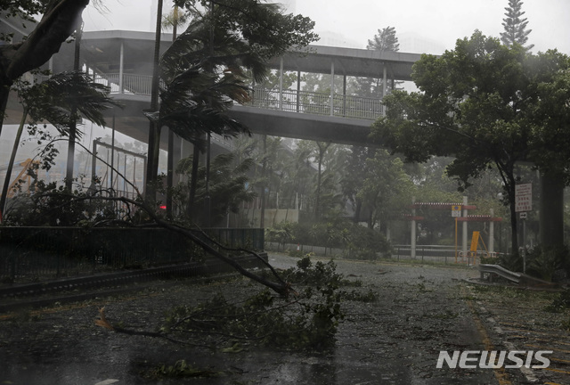 [종합]슈퍼태풍 '망쿳' 강타한 중국 광둥성서 2명 사망...311만명 대피