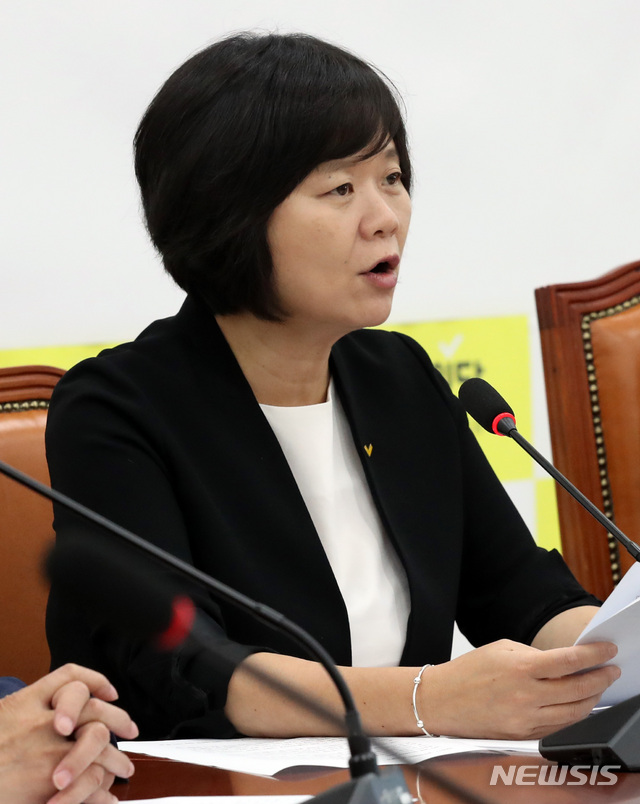【서울=뉴시스】박영태 기자 = 17일 오전 서울 영등포구 여의도 국회에서 진행된 정의당 상무위원회에서 이정미 대표가 발언하고 있다. 2018.09.17.since1999@newsis.com