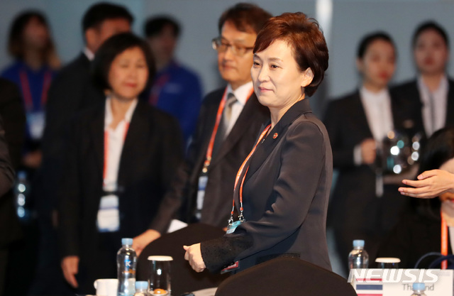 김현미장관 방북, 남북 철도·도로협력 성과낼까…美-UN제재에 '조심 또 조심'&nbsp;&nbsp;&nbsp;&nbsp; 