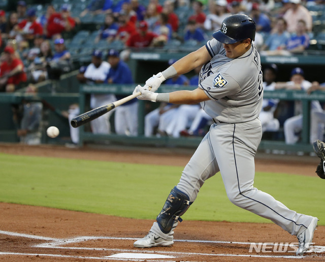 고의사구 대상 최지만, 2경기 연속 안타·타점…추신수 결장